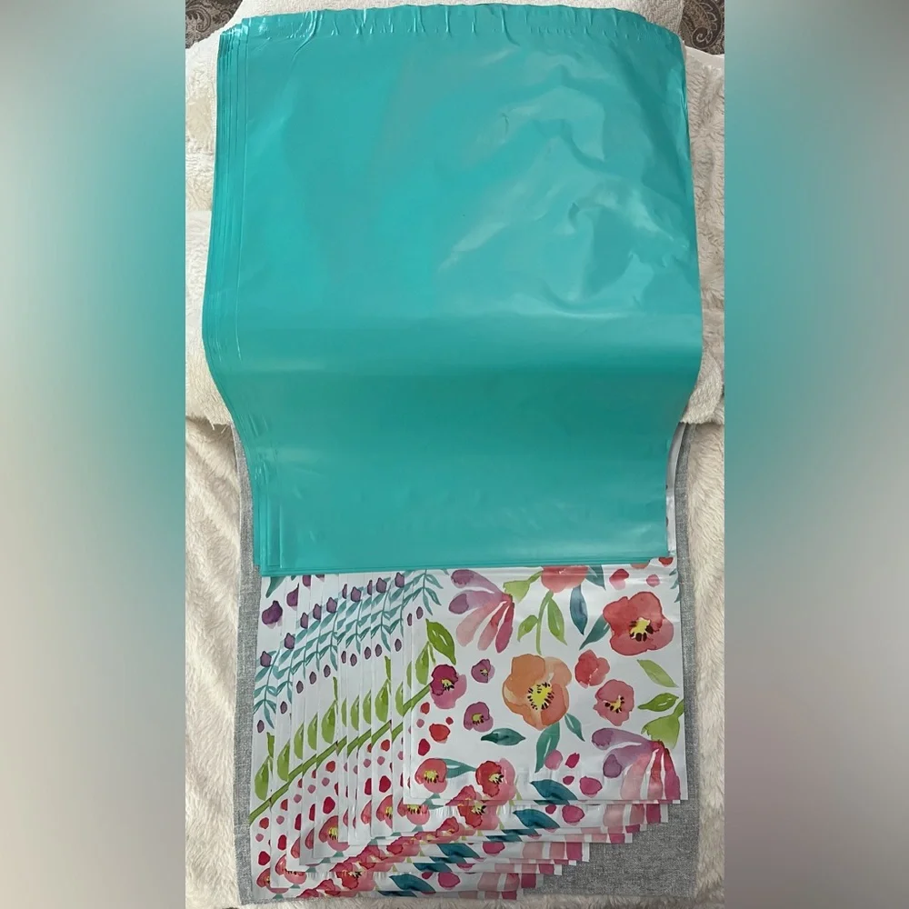 Floral & Teal Poly Mailers 10 each-20 total.Floral is 10”x13” Teal is 19”x 14.75